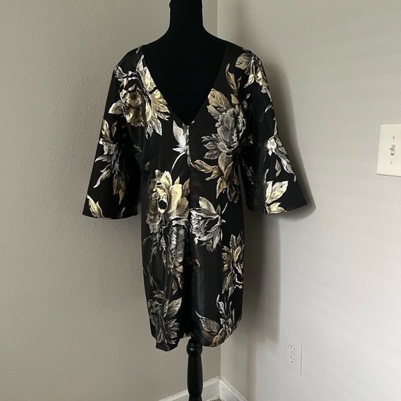 Trina Turk Rachelle Gold Floral Jacquard Formal Dress - Picture 4 of 6